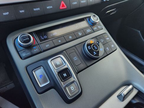 Used 2024 Hyundai Palisade SE image 23