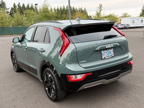 Used 2023 Kia Niro Wind w/ Wind Preserve Package FWD image 6