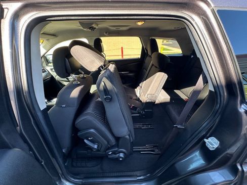 Used 2020 Dodge Journey SE w/ SE Popular Equipment Group FWD image 22