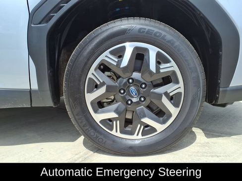 Used 2025 Subaru Forester Premium AWD/4WD image 9
