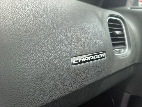 Used 2022 Dodge Charger SXT RWD image 21