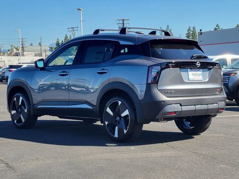 New 2026 Nissan Kicks SR w/ SR Premium Package FWD image 2