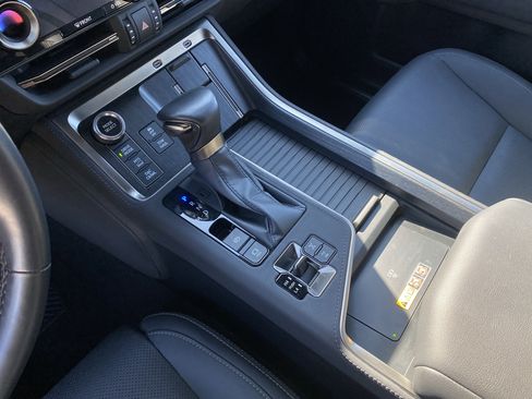 Used 2024 Lexus GX 550 image 34