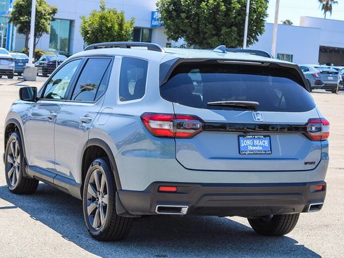 Certified 2025 Honda Pilot Sport image 9