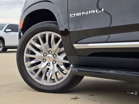 Used 2023 GMC Yukon Denali AWD/4WD image 34