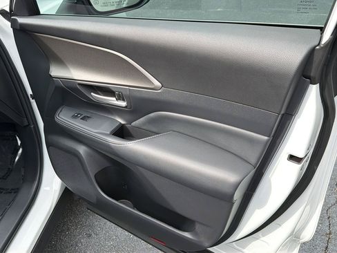 Used 2025 Toyota Grand Highlander FWD image 14