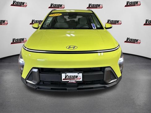 Used 2024 Hyundai Kona SEL AWD/4WD image 2