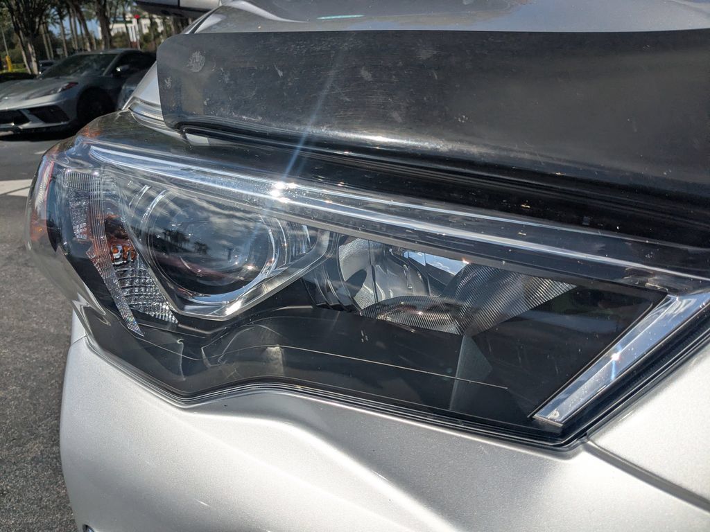 Used 2023 Toyota 4Runner Limited AWD/4WD image 23
