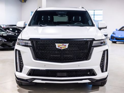Used 2024 Cadillac Escalade V AWD/4WD image 11