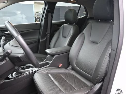 Used 2023 Buick Encore GX Essence w/ Experience Buick Package FWD image 20