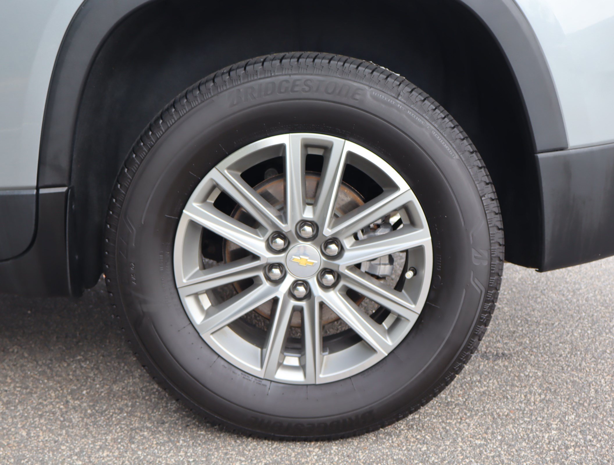 Used 2023 Chevrolet Traverse LT FWD image 38