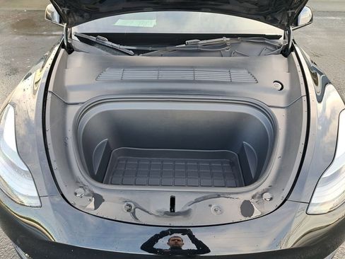 Used 2023 Tesla Model Y Long Range image 19