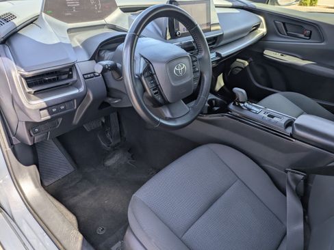 Used 2025 Toyota Prius LE FWD image 23