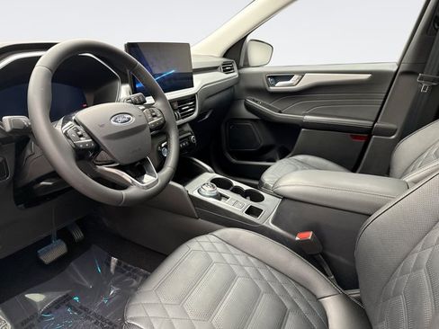 Used 2023 Ford Escape Platinum w/ Premium Technology Package AWD/4WD image 10