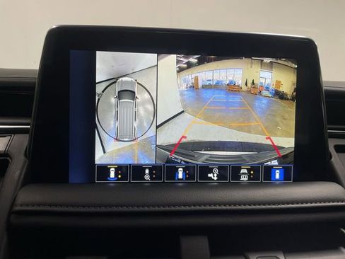 Used 2022 Chevrolet Tahoe Z71 w/ Luxury Package image 17