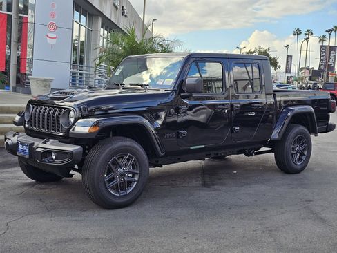 New 2026 Jeep Gladiator Sport image 3