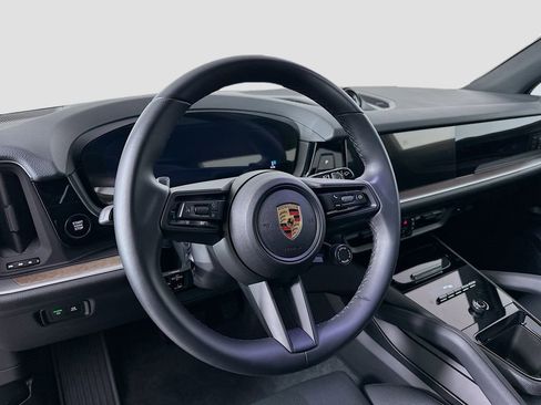 Certified 2024 Porsche Cayenne AWD/4WD image 12