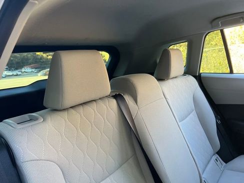 Used 2024 Toyota Corolla Cross L image 29