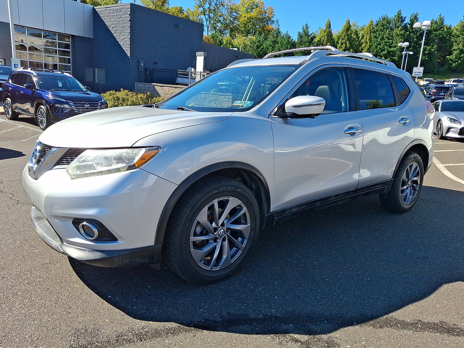 Used 2016 Nissan Rogue SL w/ SL Premium Package AWD/4WD image 3