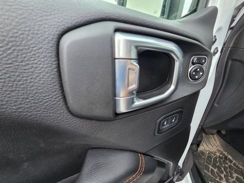 Used 2021 Jeep Gladiator Mojave AWD/4WD image 11