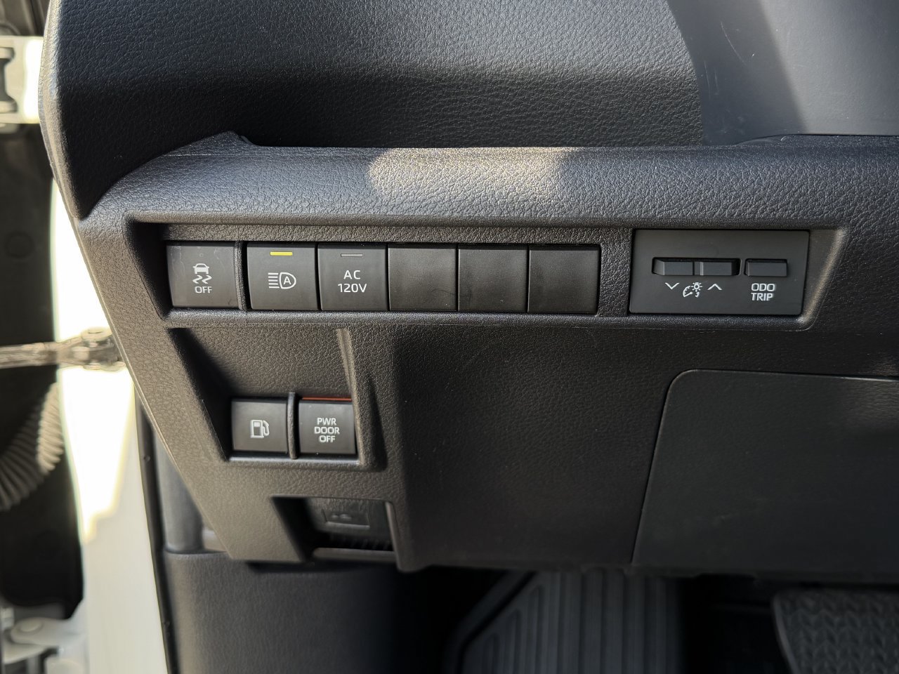 Used 2025 Toyota Sienna XSE w/ XSE Premium Package AWD/4WD image 20
