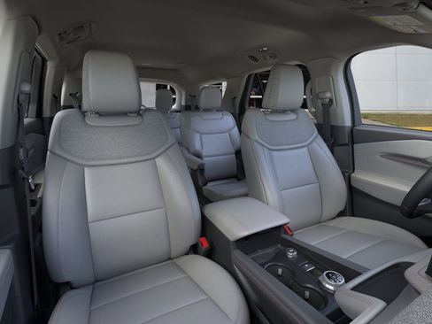 New 2026 Ford Explorer Active w/ Active Comfort Package image 10