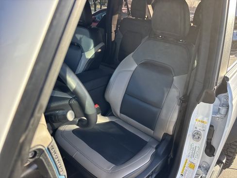 Used 2023 Ford Bronco Wildtrak image 19
