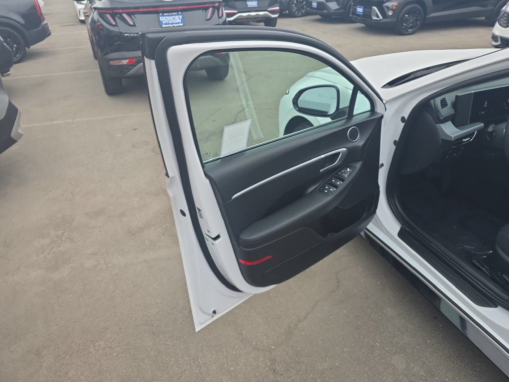 Used 2025 Hyundai Sonata SEL FWD image 10