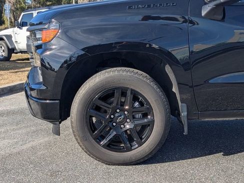 Used 2022 Chevrolet Silverado 1500 Custom image 11