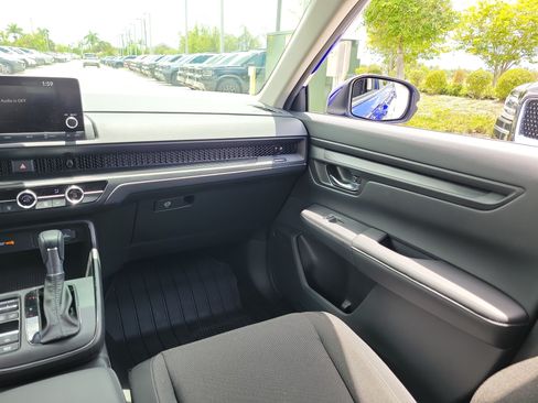Used 2025 Honda CR-V LX image 17