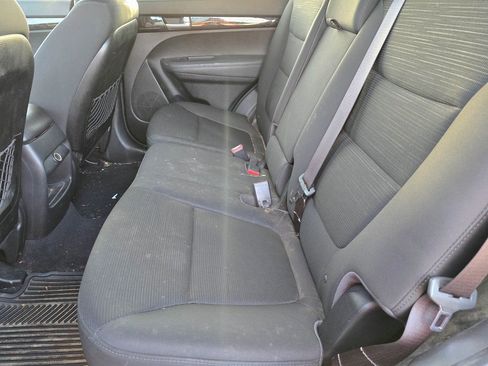 Used 2014 Kia Sorento LX image 15