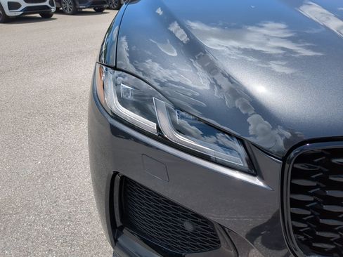 New 2026 Jaguar F-PACE R-Dynamic S image 9