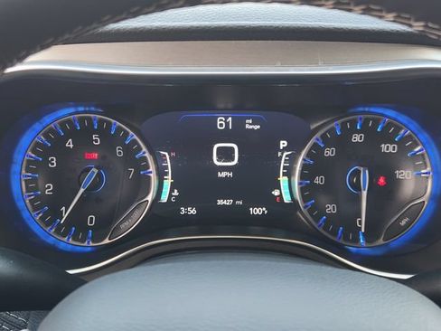 Certified 2023 Chrysler Pacifica Limited w/ S Appearance Package AWD/4WD image 17