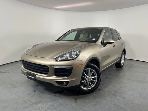 Used 2016 Porsche Cayenne AWD/4WD image 1