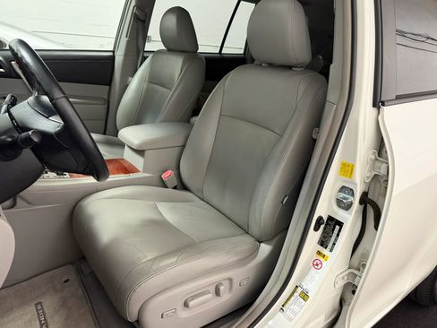 Used 2010 Toyota Highlander Limited image 8