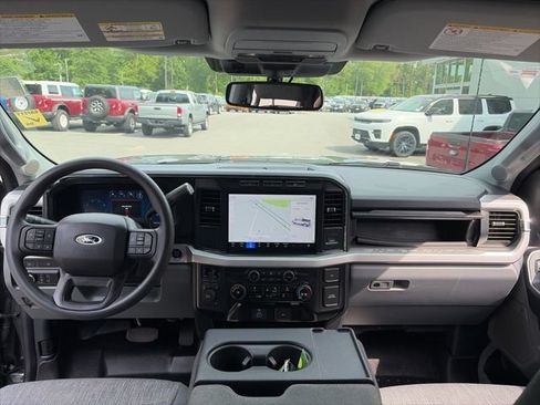 Used 2024 Ford F350 XLT w/ XLT Premium Package AWD/4WD image 13