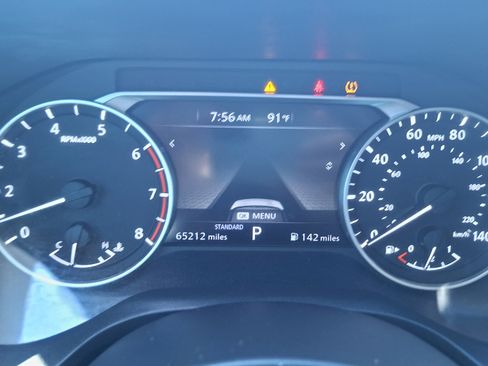 Used 2022 Nissan Rogue SV FWD image 12