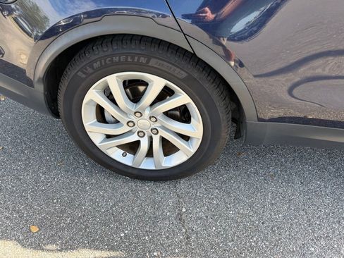 Used 2018 Land Rover Discovery HSE image 5