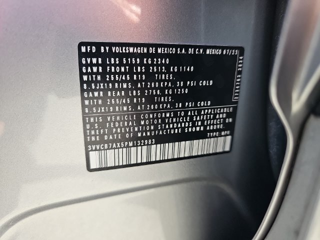 Used 2023 Volkswagen Tiguan SE R-Line FWD image 37