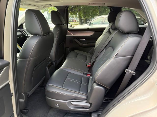 Used 2026 MAZDA CX-90 3.3 Turbo w/ Preferred Package AWD/4WD image 7