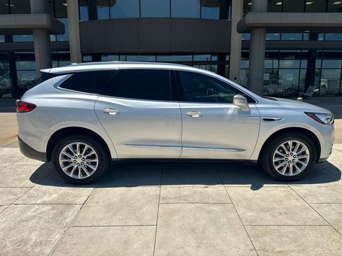 Used 2019 Buick Enclave Premium AWD/4WD image 5