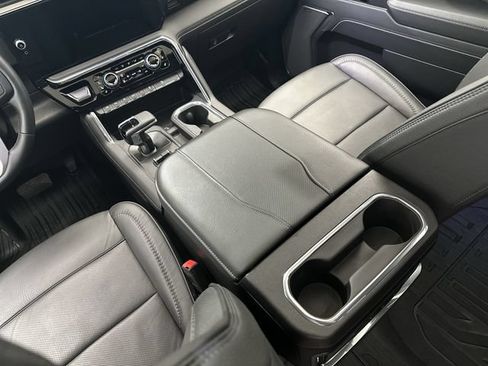 Used 2025 GMC Sierra 1500 Denali w/ Technology Package AWD/4WD image 25
