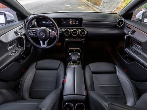 Used 2020 Mercedes-Benz CLA 250 image 5