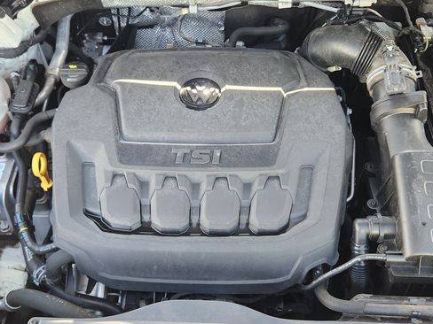 Used 2020 Volkswagen Tiguan SE R-Line image 20