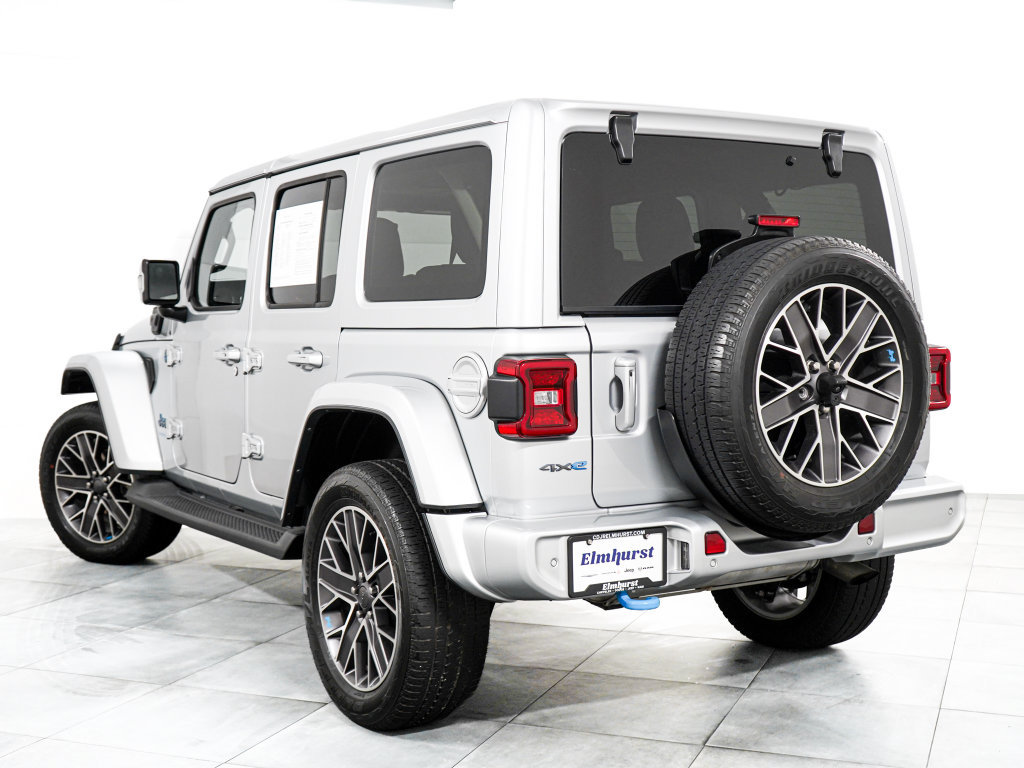 Used 2023 Jeep Wrangler Unlimited Sahara AWD/4WD image 5