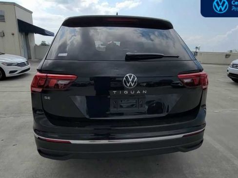 Used 2023 Volkswagen Tiguan SE image 8