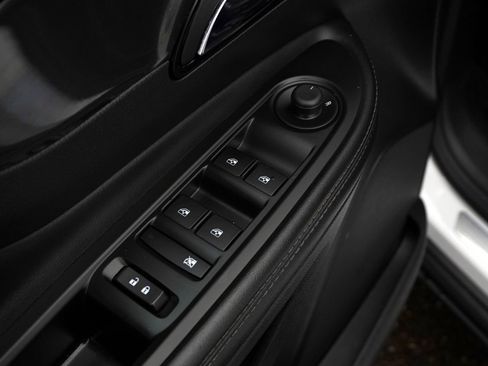 Used 2021 Buick Encore Preferred image 15