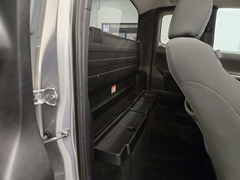 Used 2019 Toyota Tacoma SR image 12