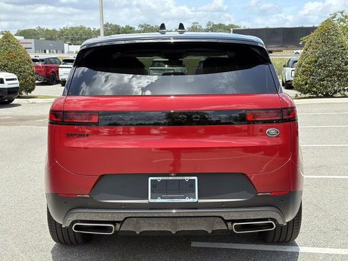 Used 2023 Land Rover Range Rover Sport SE AWD/4WD image 4