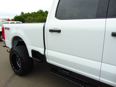 Used 2025 Ford F250 XLT AWD/4WD image 42